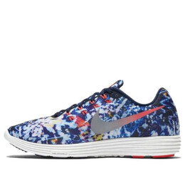 Nike: Красные кроссовки 