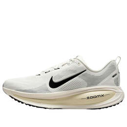 Nike: Бежевые кроссовки  Air Zoom