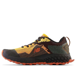 New Balance: Оранжевые кроссовки  Fresh Foam