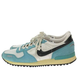 Nike: Белые кроссовки  Air Vortex