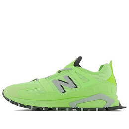 New Balance: Зелёные кроссовки 