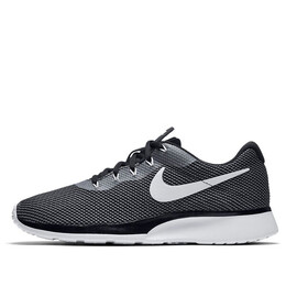 Nike: Чёрные кроссовки  Tanjun