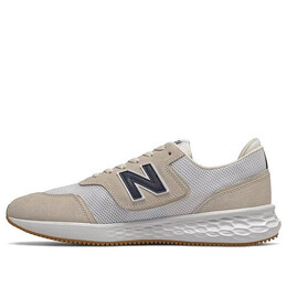 New Balance: Серые кроссовки 