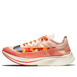 Nike: Оранжевые кроссовки  Zoom Fly SP