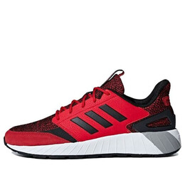 Adidas: Красные кроссовки 