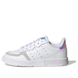Adidas: Белые кроссовки  Supercourt