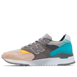 New Balance: Серые кроссовки 