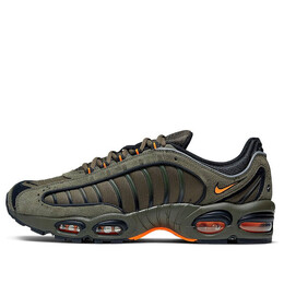 Nike: Зелёные кроссовки  Air Max Tailwind 4