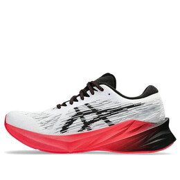 Asics: Белые кроссовки  Novablast