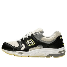 New Balance: Чёрные кроссовки  1700