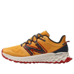 New Balance: Жёлтые кроссовки 
