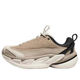 Hoka One One: Бежевые кроссовки 