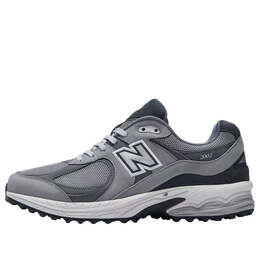 New Balance: Серые кроссовки  2002R