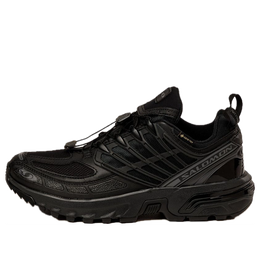 Salomon: Чёрные кроссовки 