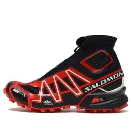 Salomon: Чёрные кроссовки 
