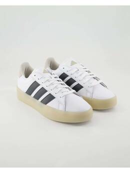 Adidas: Белые кроссовки 