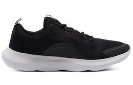 Under Armour: Кроссовки 