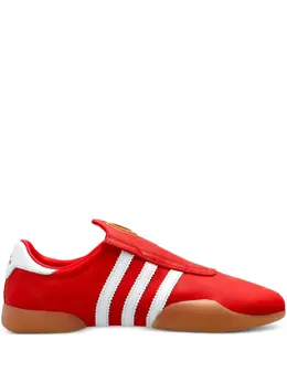 adidas: Яркие кроссовки 