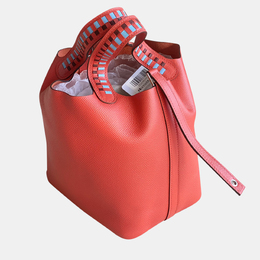 Hermes: Красная сумка 