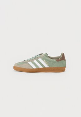Adidas Originals: Светлые кроссовки 