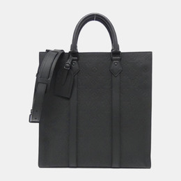 Louis Vuitton: Чёрная сумка 