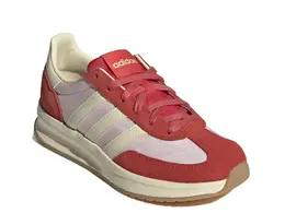 Adidas: Красные кроссовки 
