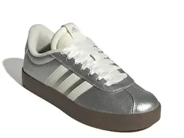 Adidas: Серебристые кроссовки 