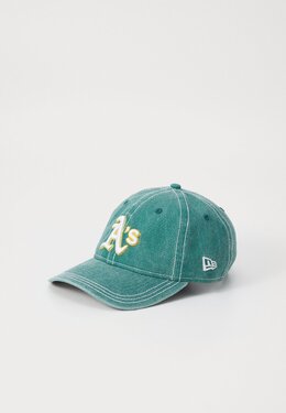 NEW ERA: Тёмная кепка 