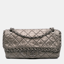 Chanel: Серебристая сумка 