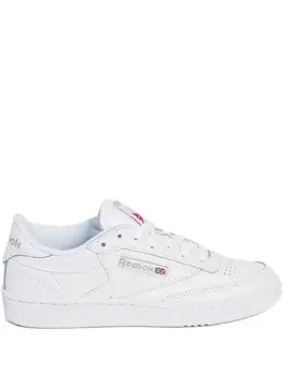 Reebok: Белые кроссовки  Club C 85