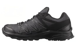 Salomon: Чёрные кроссовки 