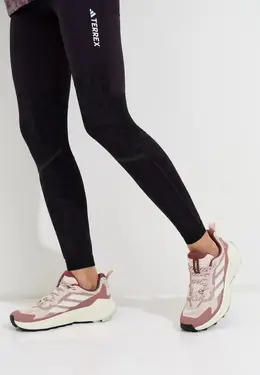 adidas: Розовые кроссовки 