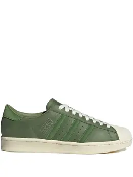 adidas: Зелёные кроссовки  Superstar