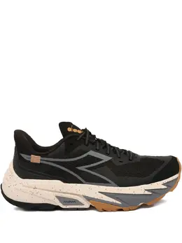 Diadora: Чёрные кроссовки 