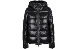 Moncler: Чёрный пуховик 