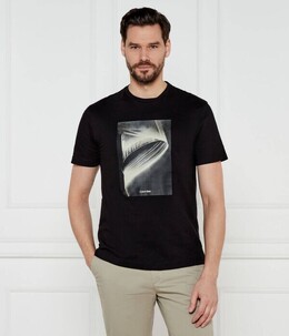 Calvin Klein: Футболка с принтом 