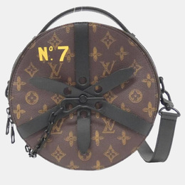 Louis Vuitton: Коричневая сумка 