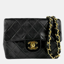 Chanel: Чёрная сумка 