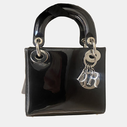 Dior: Чёрная сумка 