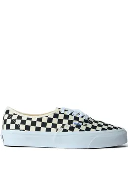 Vans: Чёрные кроссовки 