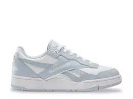Reebok: Светлые кроссовки 