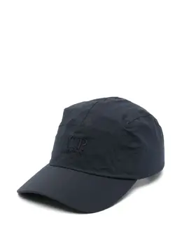 C.P. Company: Голубая кепка 