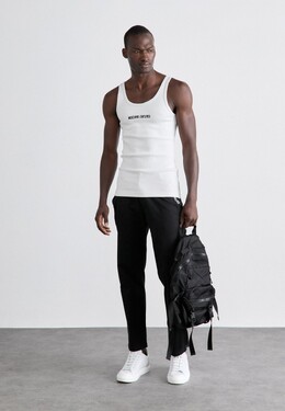Moschino: Чёрный рюкзак 