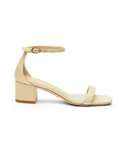 Stuart Weitzman: Бежевые сандалии 