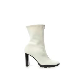 Alexander McQueen: Белые ботинки 