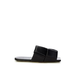 Bottega Veneta: Чёрные сандалии 
