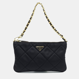 Prada: Чёрная сумка 
