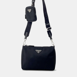 Prada: Чёрная сумка 
