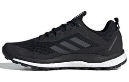 Adidas: Чёрные кроссовки  Terrex