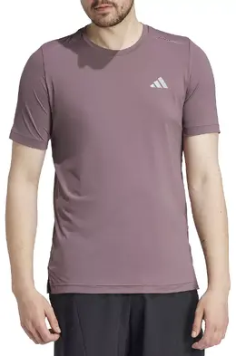 Adidas: Футболка 